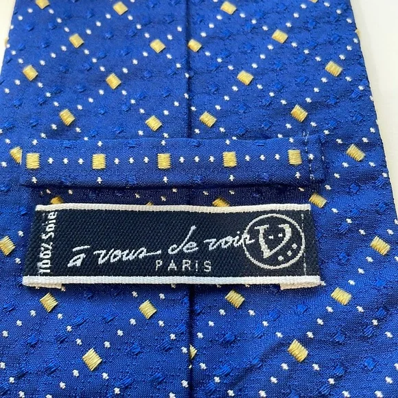 A Vous de Voir men’s silk tie in cobalt blue with diamond pattern. EUC - Picture 3 of 3